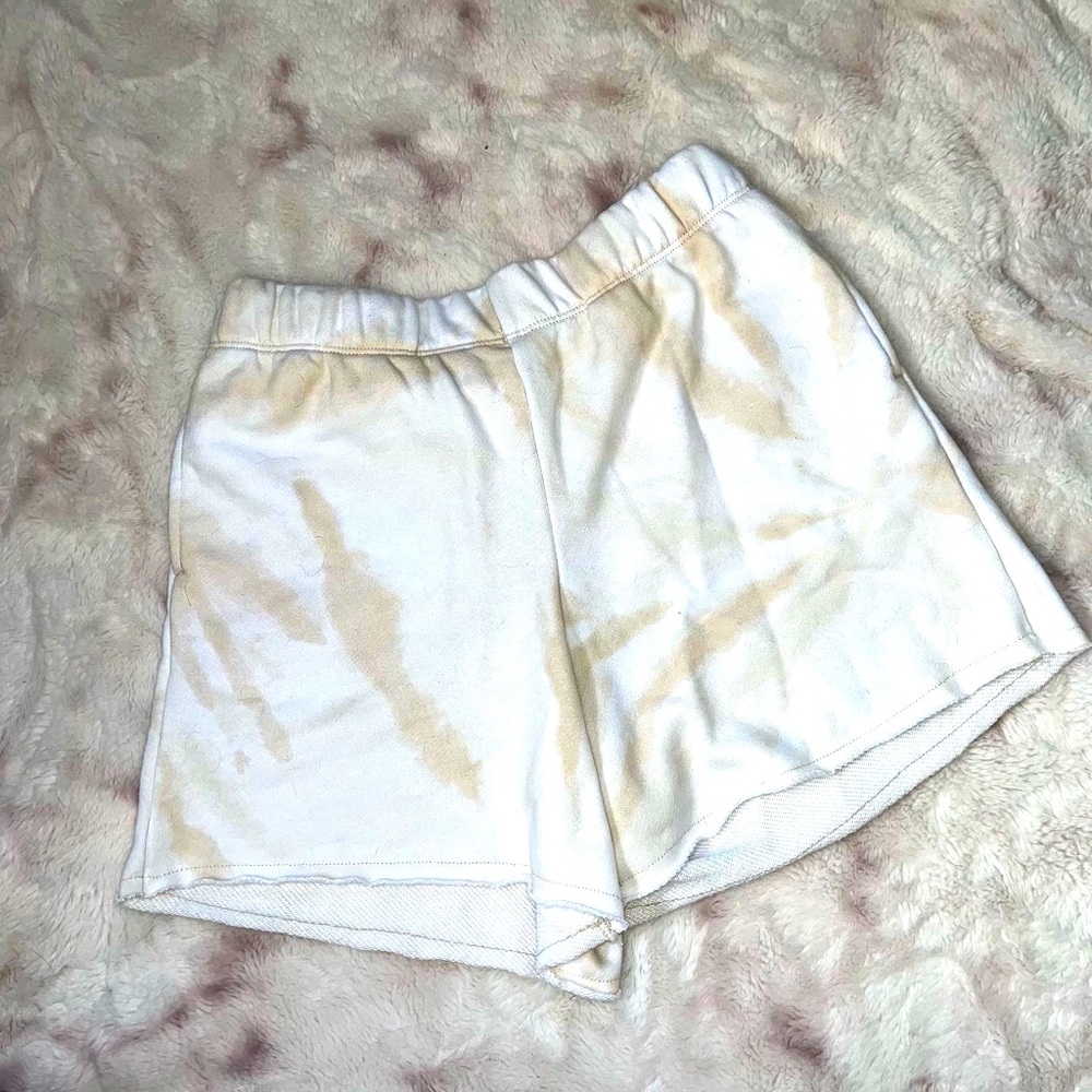 Tie dye shorts 🤍